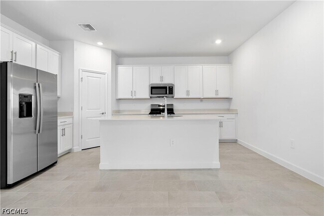Building Photo - 14735 Bluewater Rd