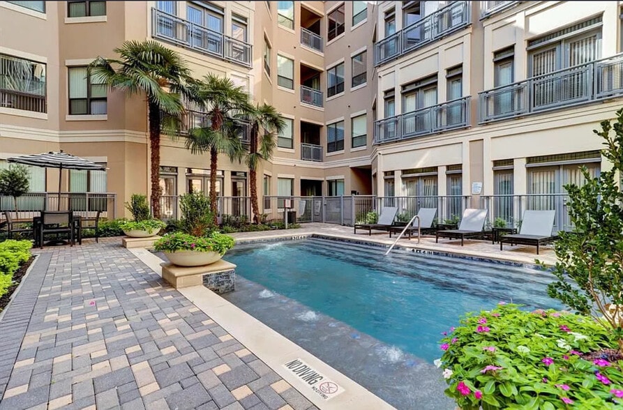 Building Photo - 1901 Post Oak Blvd