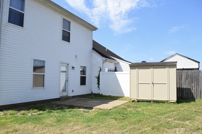 Building Photo - Wonderful 3 Bedroom 2 1/2 Bath Townhouse Now Available!