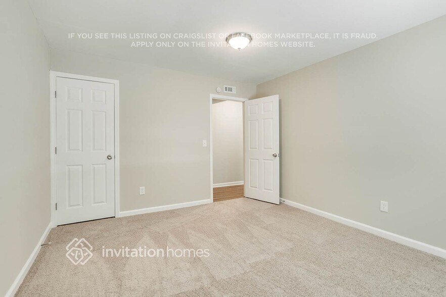 Building Photo - 832 Post Rd Cir