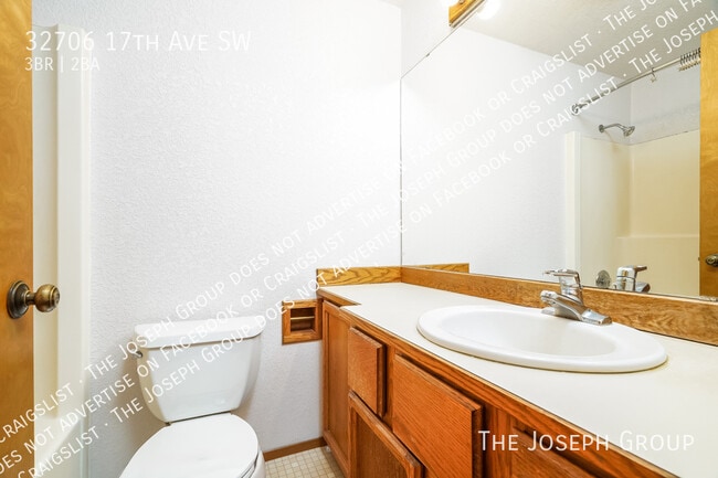 Building Photo - 32706 17th Ave SW