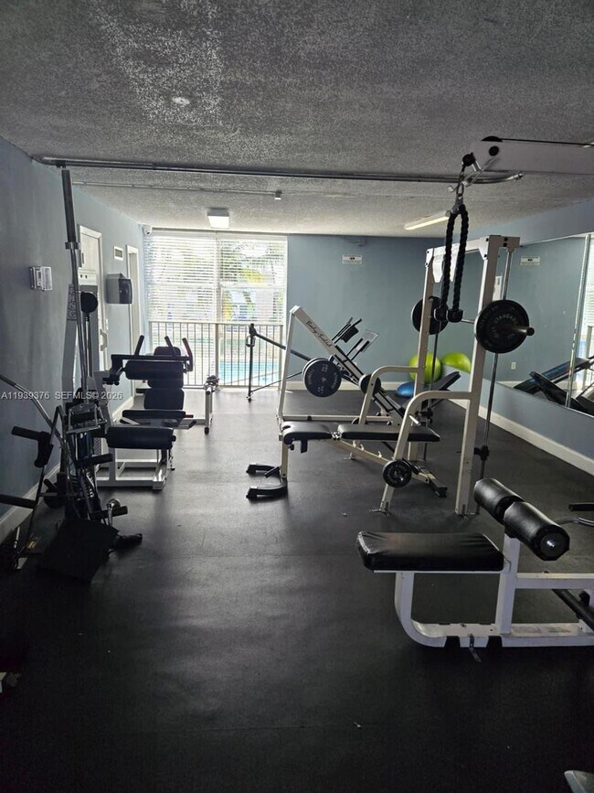 Building Photo - 1801 S Treasure Dr