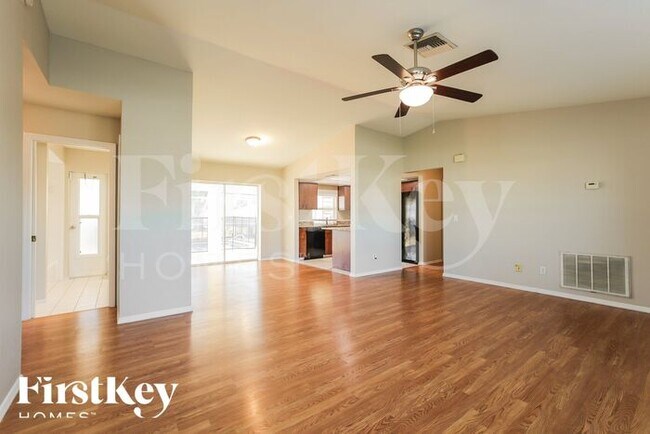 Building Photo - 306 SE 15th St