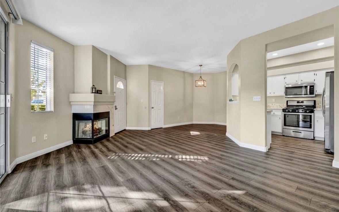 Building Photo - 8028 E Far Canyon Way