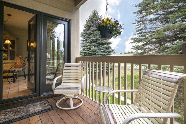 Building Photo - Breathtaking Three Bedroom Townhouse In The Pinery On The Golf Course