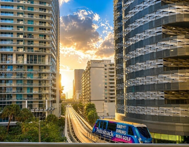 Building Photo - 1050 Brickell Ave
