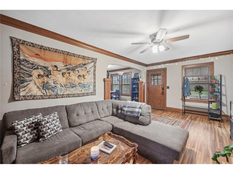 Building Photo - 811 Snelling Ave N