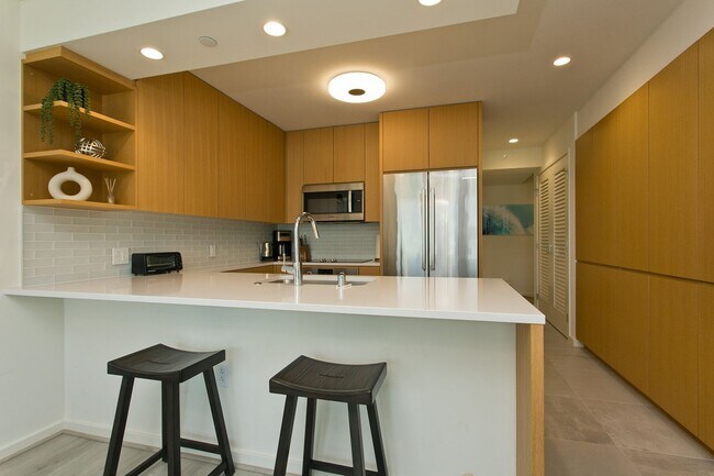 Building Photo - 1388 Kapiolani Blvd