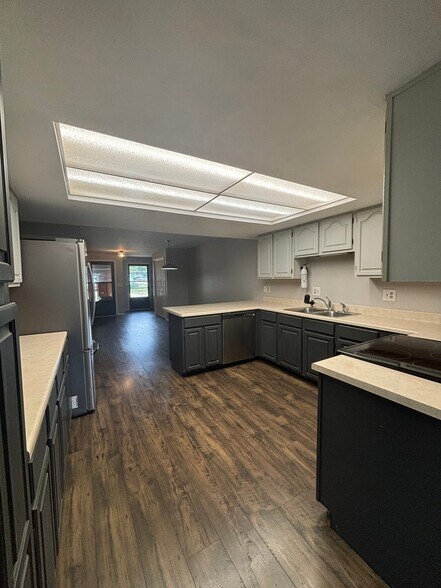 Building Photo - 2730 Aquarius Rd