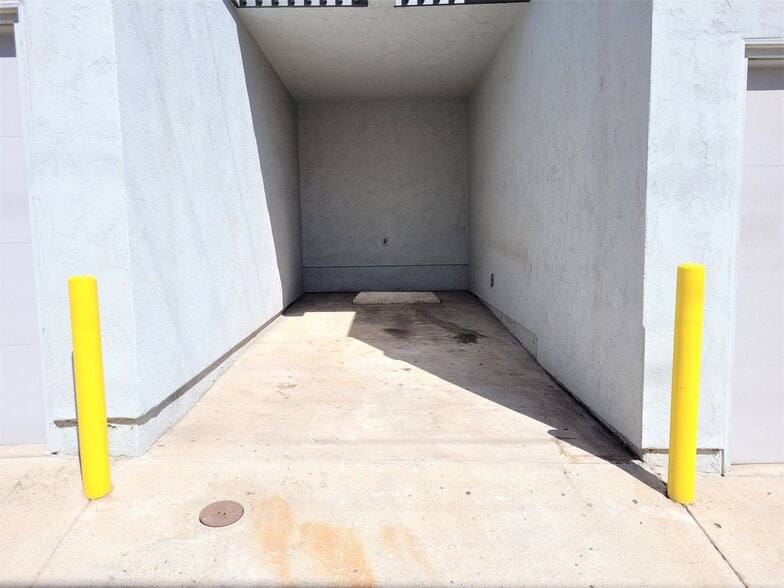 Parking - 3960 Haines St