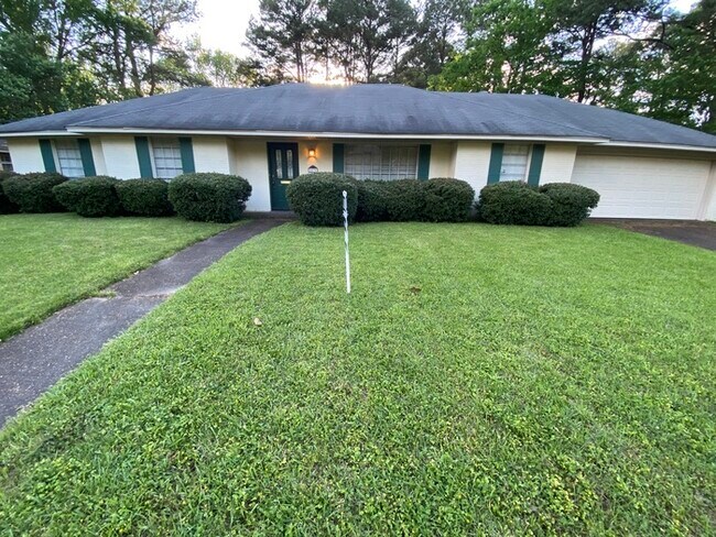 Primary Photo - 5075 Riverwood Cir - NE Jackson