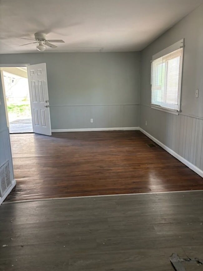 Building Photo - 2846 Marydale Dr