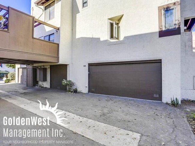 Building Photo - Cozy 2Bdm 1.5Ba Condo in Point Loma Heights