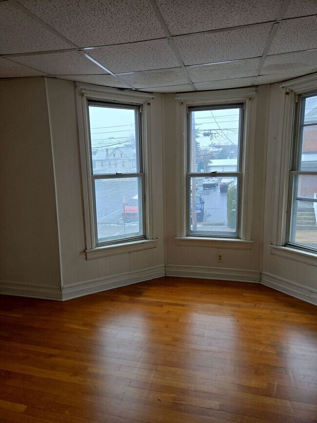 Building Photo - 115 S Potomac St