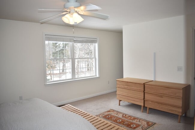 Building Photo - 4 Bed, 2.5 Bath House