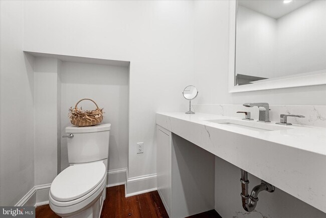 Building Photo - 6 E Cecil St