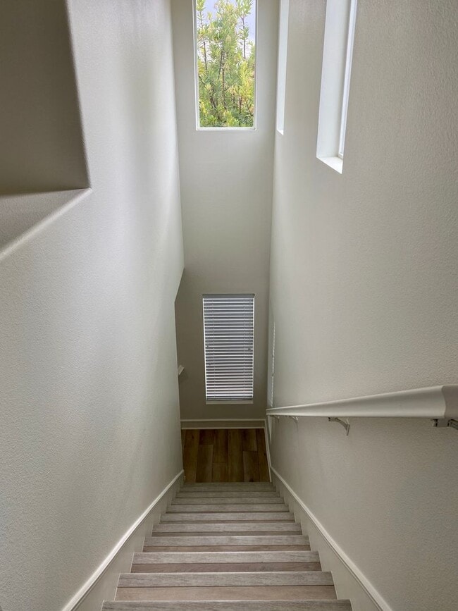 Building Photo - Stunning 3-Bedroom Home in Costa Del Sol –...