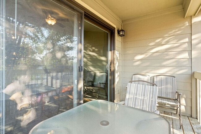 Building Photo - 4530 Village Ct