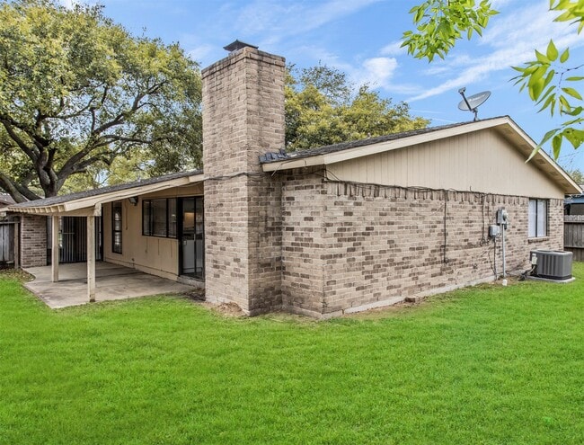 Building Photo - 5510 Dunnethead Dr