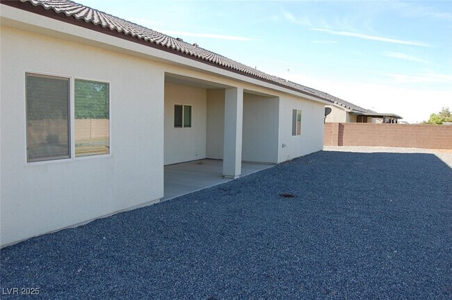 Building Photo - 4920 Honey Locust Dr