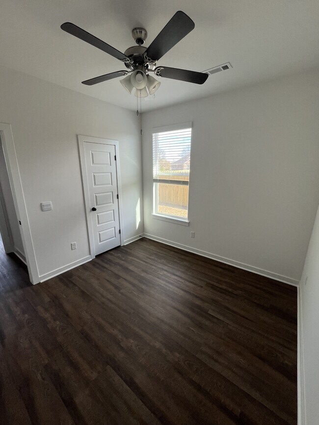 Building Photo - 495 W Gosling Isle