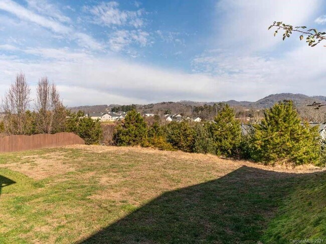 Building Photo - 47 Stone River Dr