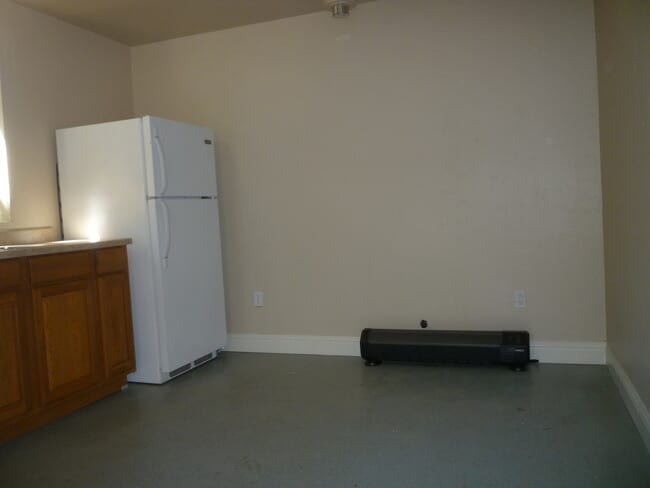 Building Photo - Cute Private Studio!!
