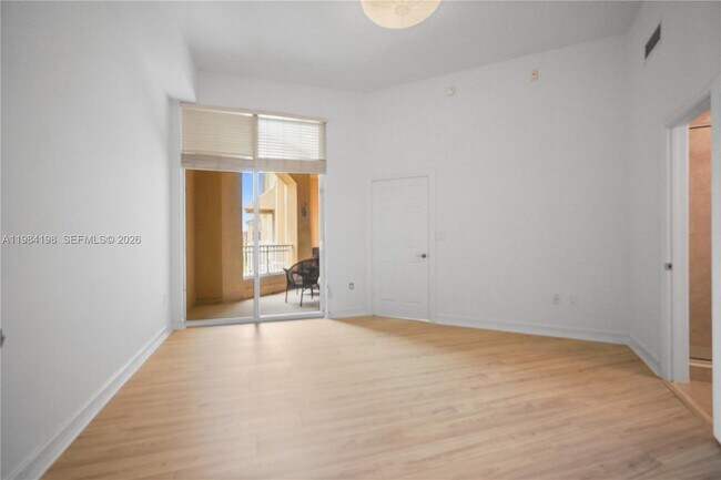 Building Photo - 3001 NE 185th St