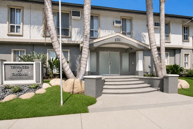 Building Photo - 5931 Reseda Blvd