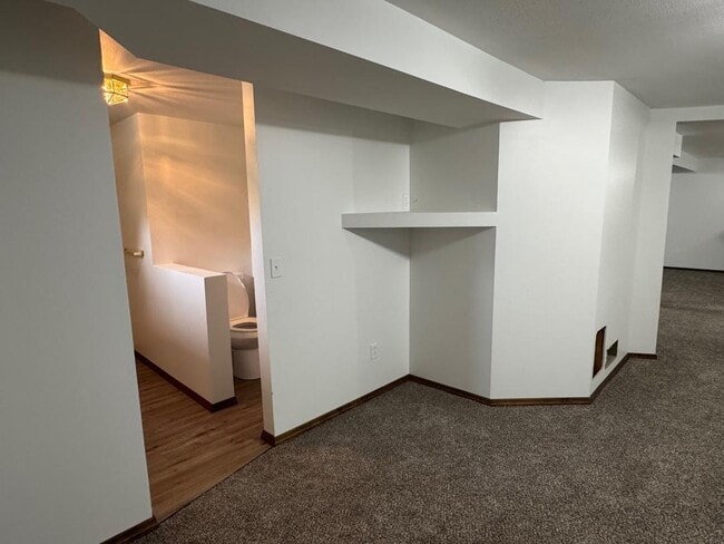 Building Photo - 20 Rodrick Dr