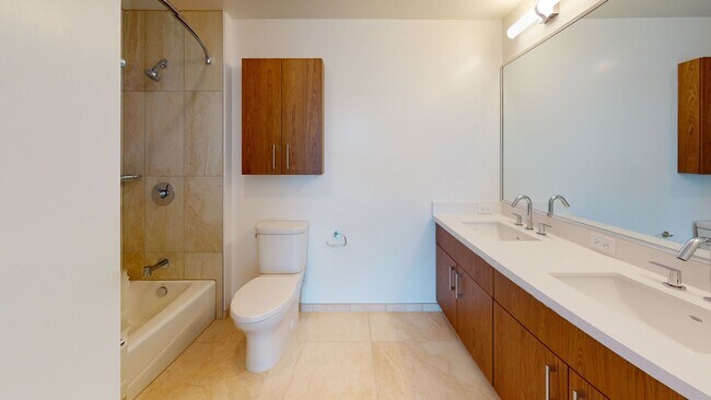 Building Photo - 2BD/2BA/1PRKG Condo Rental at Azure Ala Mo...