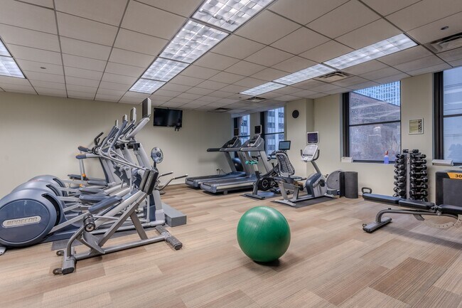 Building Photo - 208 W Washington St