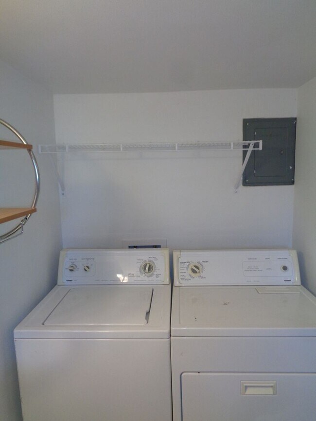 Building Photo - 201 S 26th St