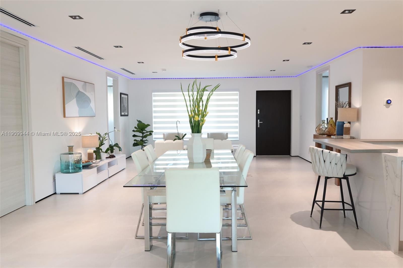 Building Photo - 2537 SE 10th Ct