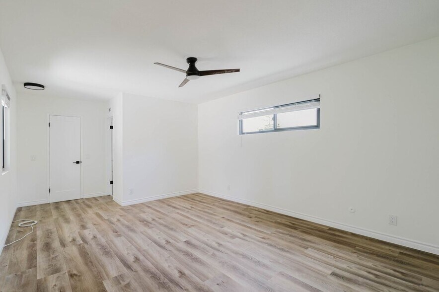 Building Photo - 8400 Chimineas Ave
