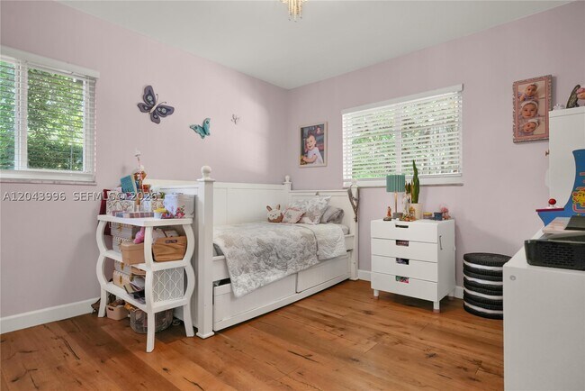 Building Photo - 5721 SW 59th Pl