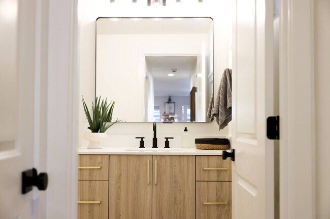 Building Photo - 3921 I St