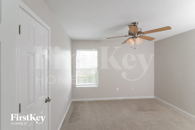 Building Photo - 5858 Blonde Canyon