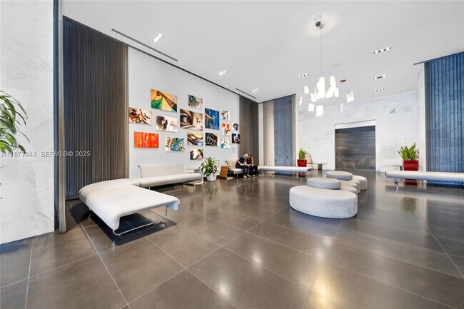 Building Photo - 1600 NE 1st Ave