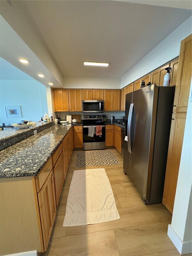 Building Photo - 5700 Collins Ave