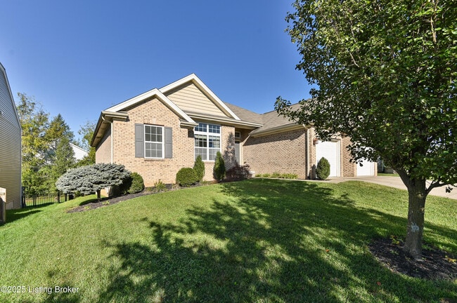 Building Photo - 220 Rockcrest Way