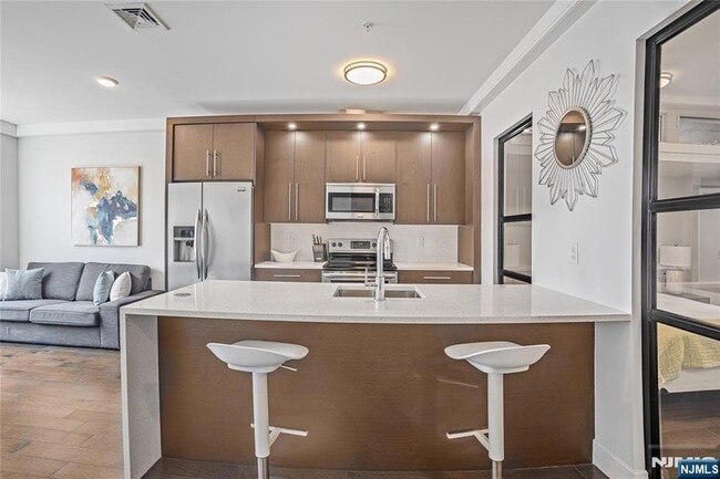 Building Photo - 6401 Park Ave