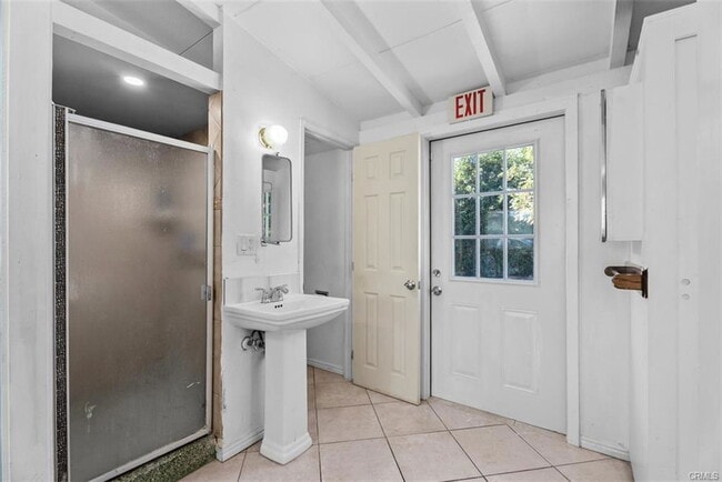 Building Photo - 115 S Gilbert St