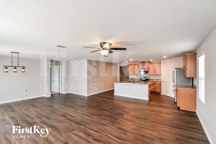 Building Photo - 3535 Shiner Dr
