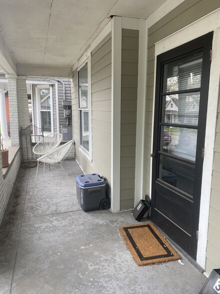 Front door and porch - 1430 S Floyd St