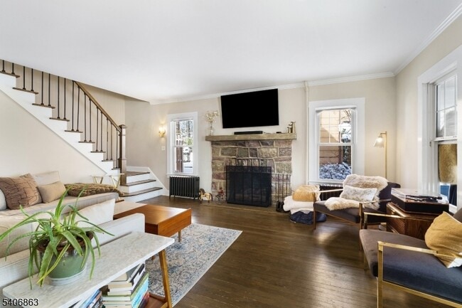 Building Photo - 11 Longview Trail E