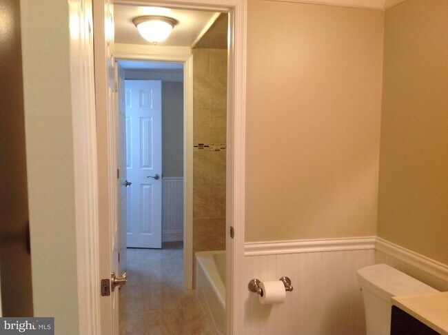 Building Photo - 298 Birch Dr