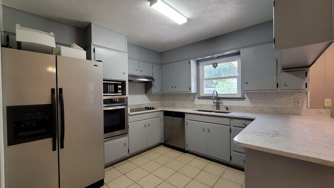Building Photo - 5430 13th St