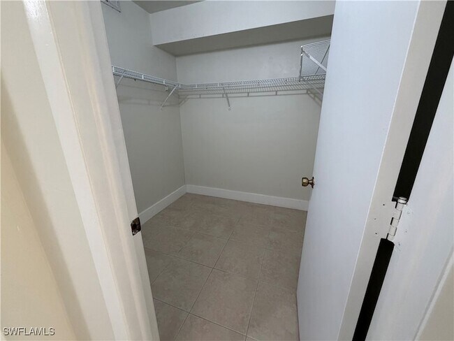 Building Photo - 4210 Looking Glass Ln