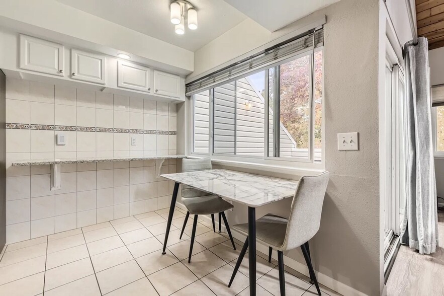 Building Photo - 2656 S Xanadu Way